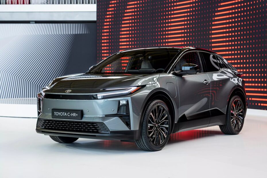 토요타 C-HR+ 전기 SUV